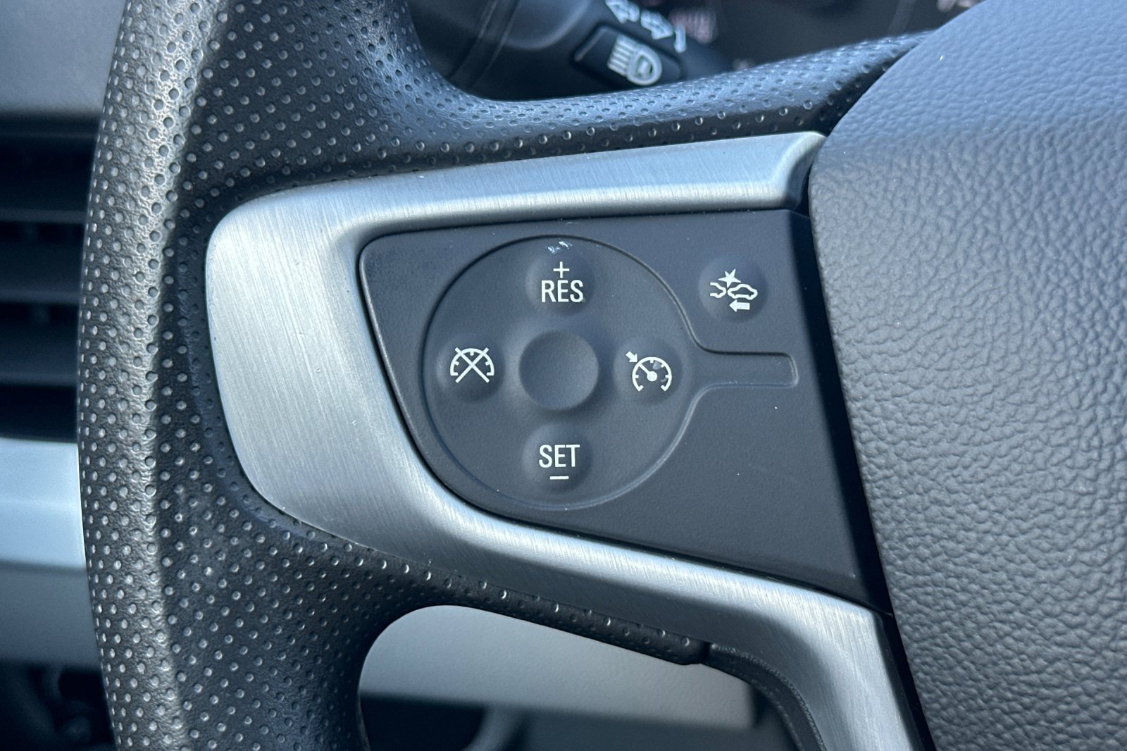 Used 2023 GMC Terrain SLE w/ Driver Convenience Package image 31