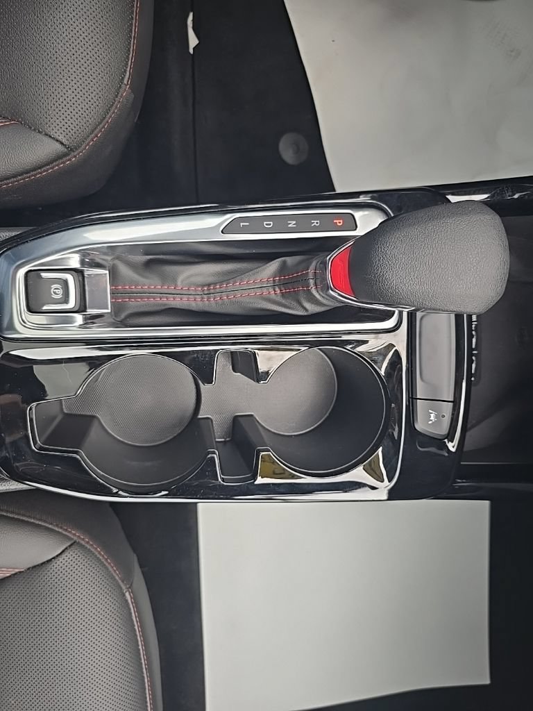 Certified 2024 Chevrolet Trax RS w/ Sunroof Package FWD image 19