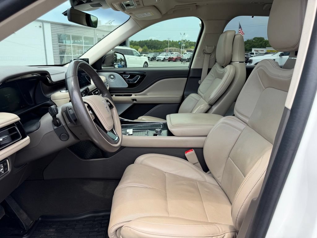 Used 2022 Lincoln Aviator Reserve w/ Equipment Group 201A AWD/4WD image 15