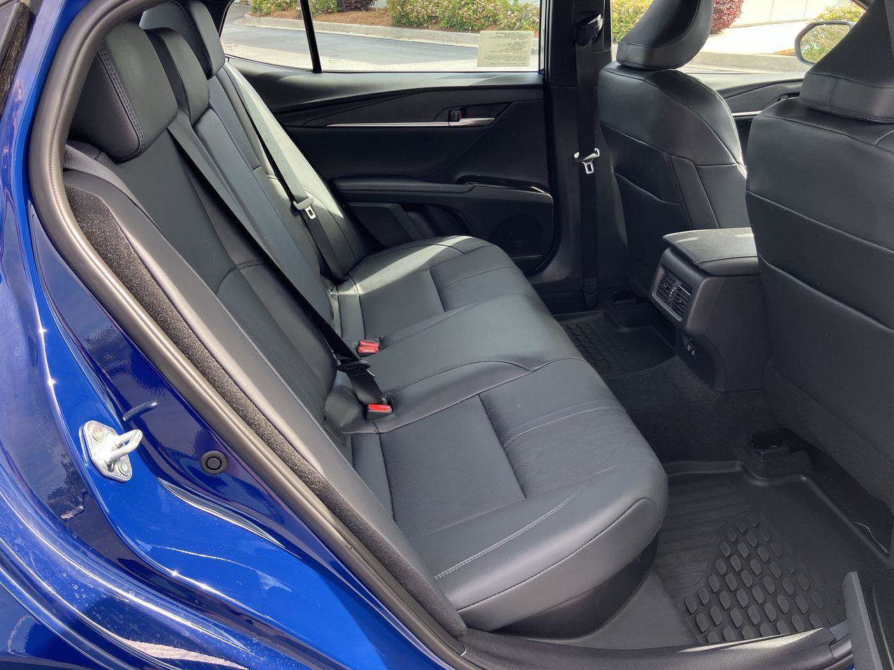 Used 2025 Toyota Camry XSE FWD image 11
