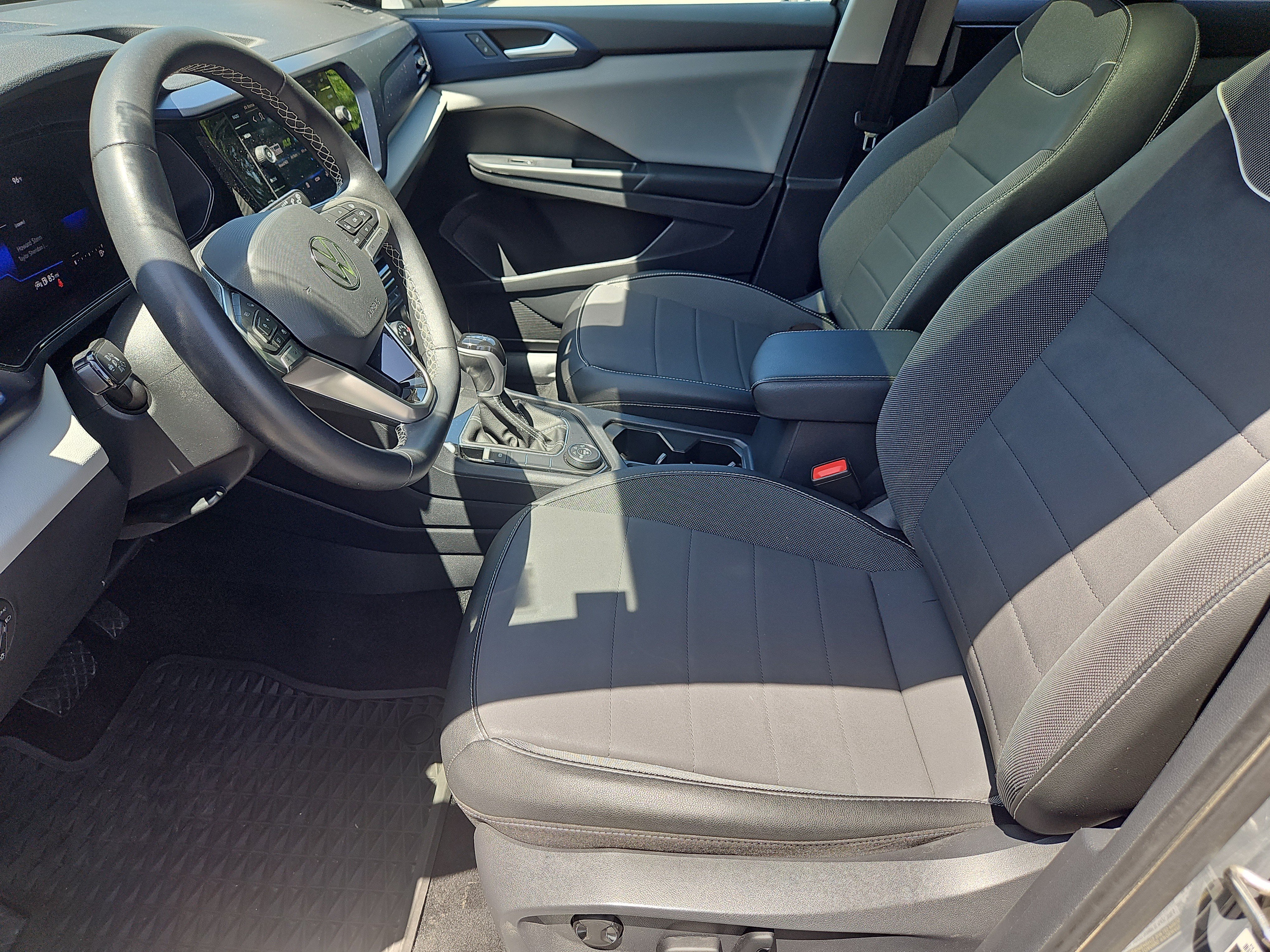 Certified 2023 Volkswagen Taos SE w/ Panoramic Sunroof Package AWD/4WD image 29