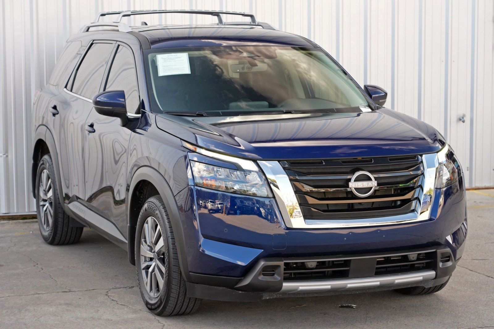 Used 2025 Nissan Pathfinder SL AWD/4WD image 51