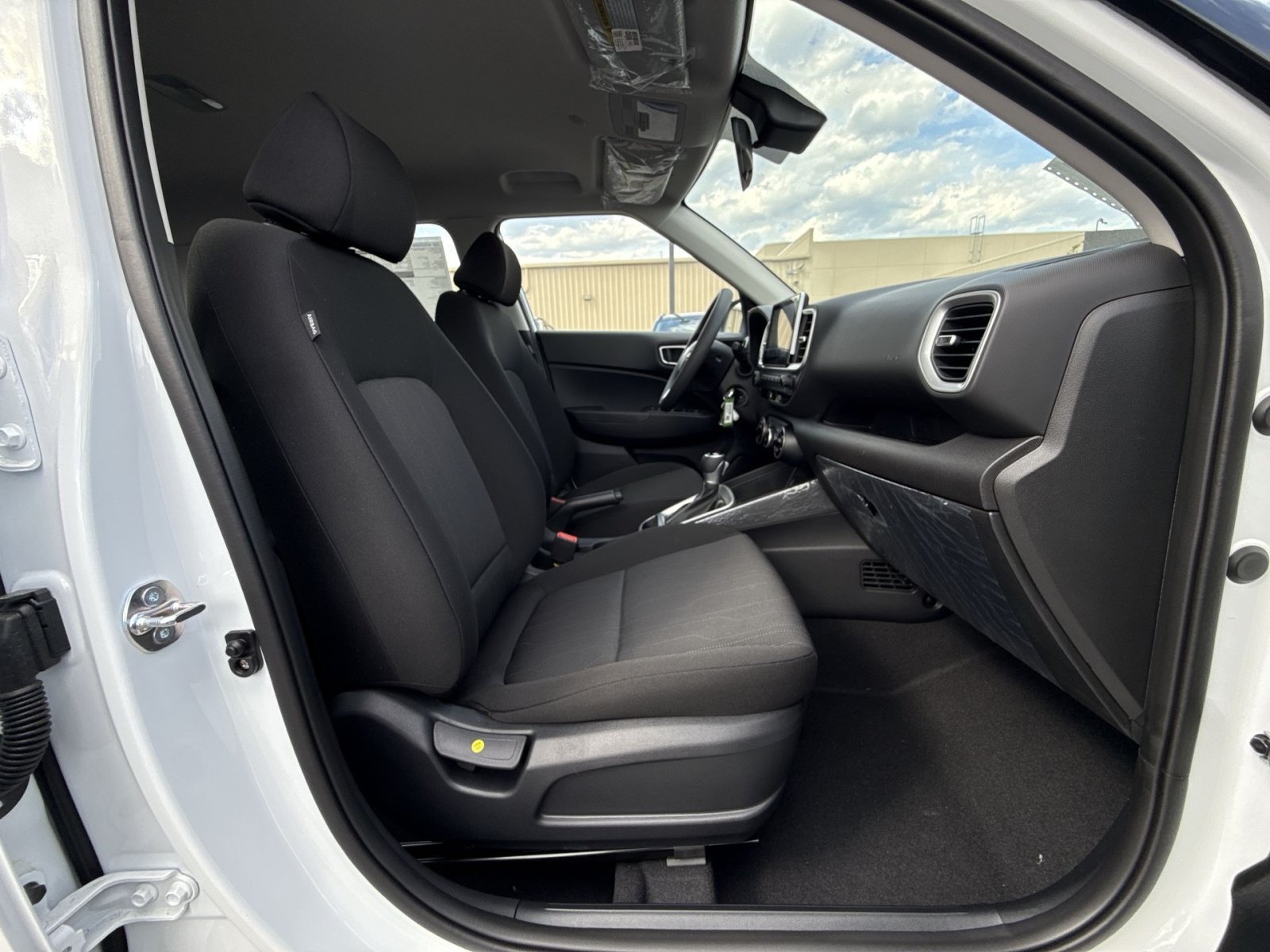 New 2026 Hyundai Venue SE FWD image 27