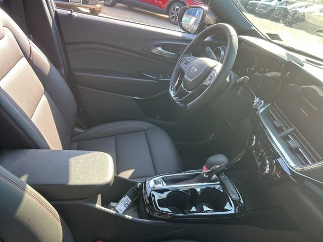 New 2026 Chevrolet Trax RS w/ Sunroof Package FWD image 18