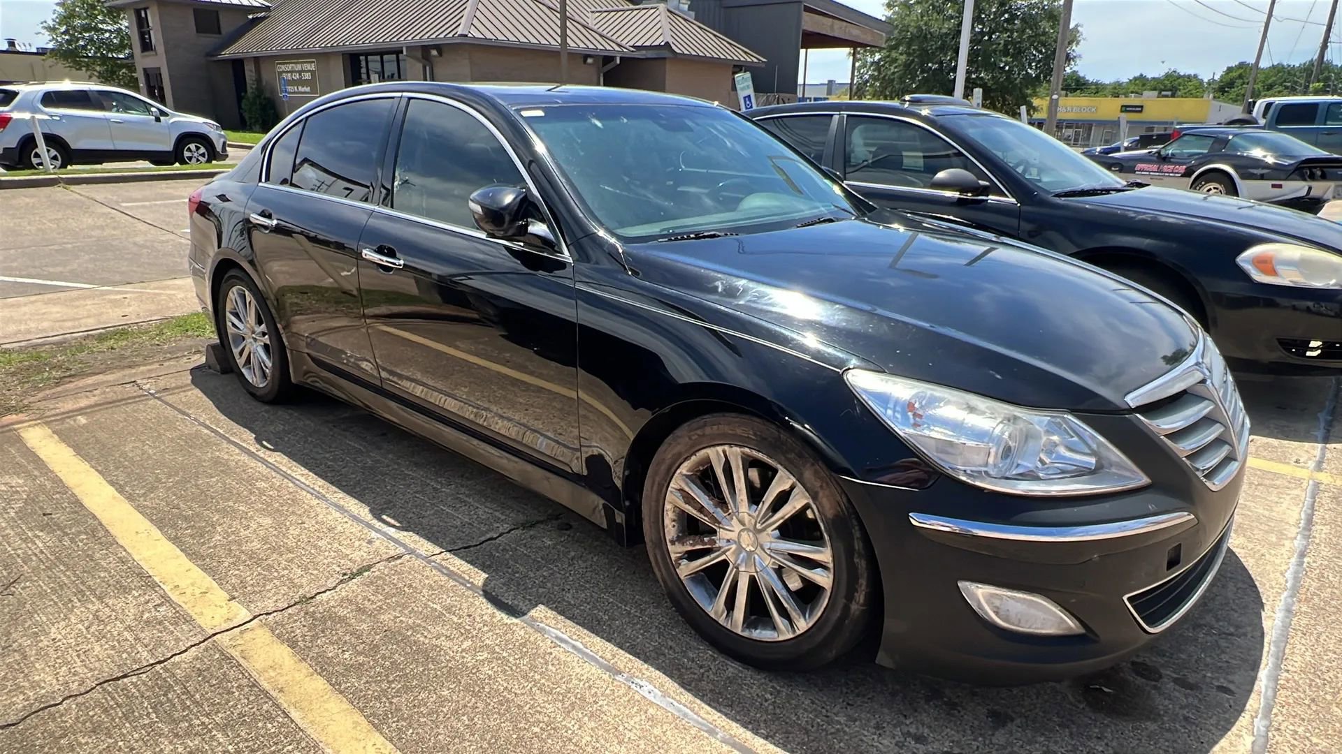 Used 2012 Hyundai Genesis 3.8 w/ Premium Pkg RWD image 1