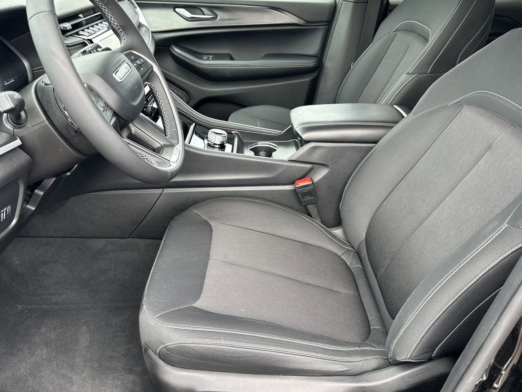 Certified 2025 Jeep Grand Cherokee Laredo X w/ Trailer Tow Package image 14