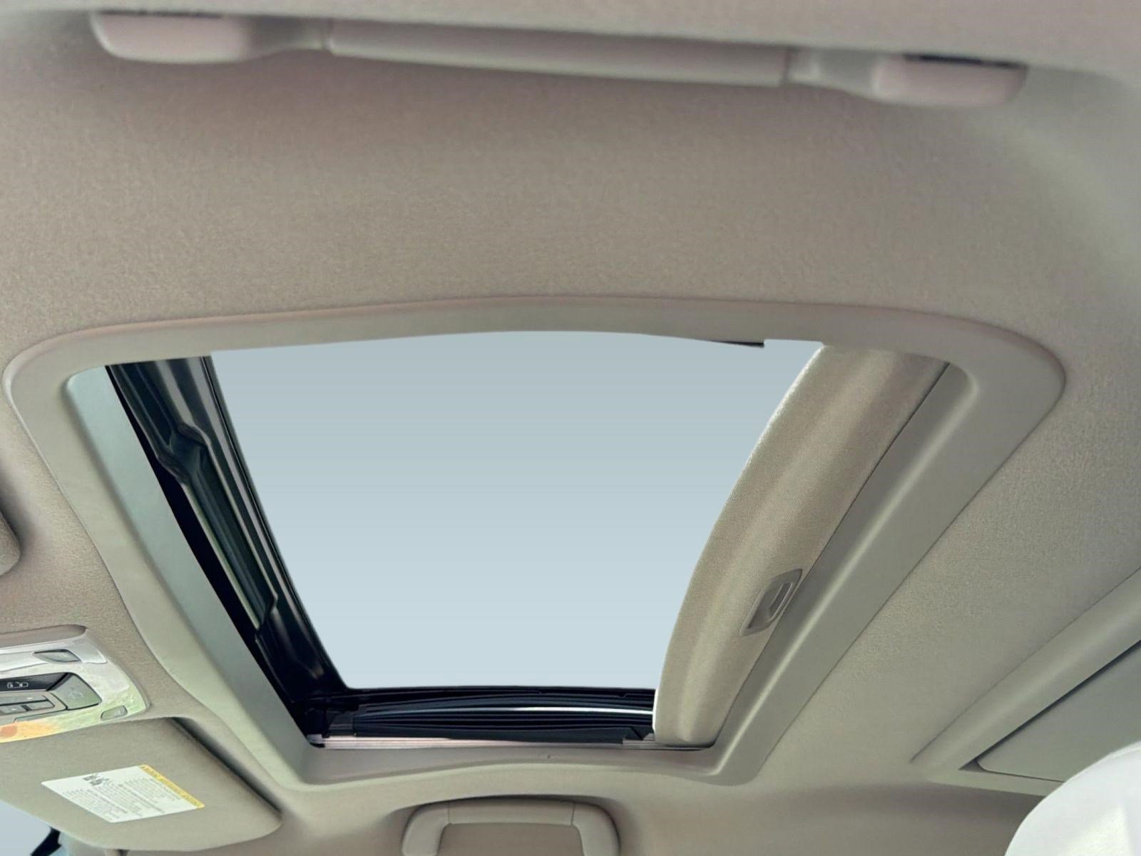 Used 2012 Toyota Sienna Limited w/ Premium Pkg image 14