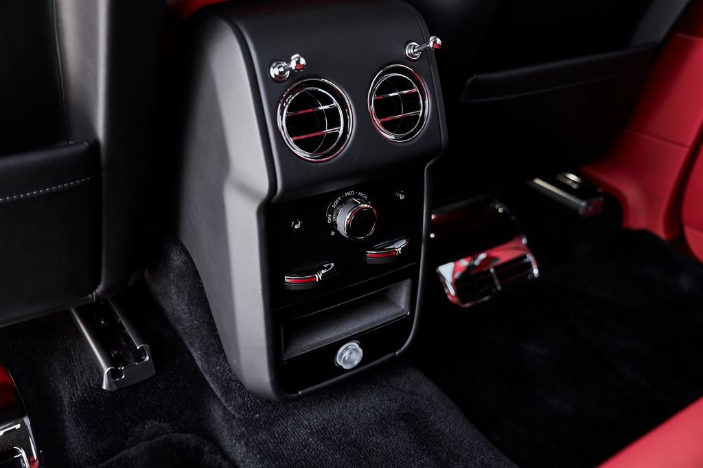Used 2026 Rolls-Royce Cullinan AWD/4WD image 63