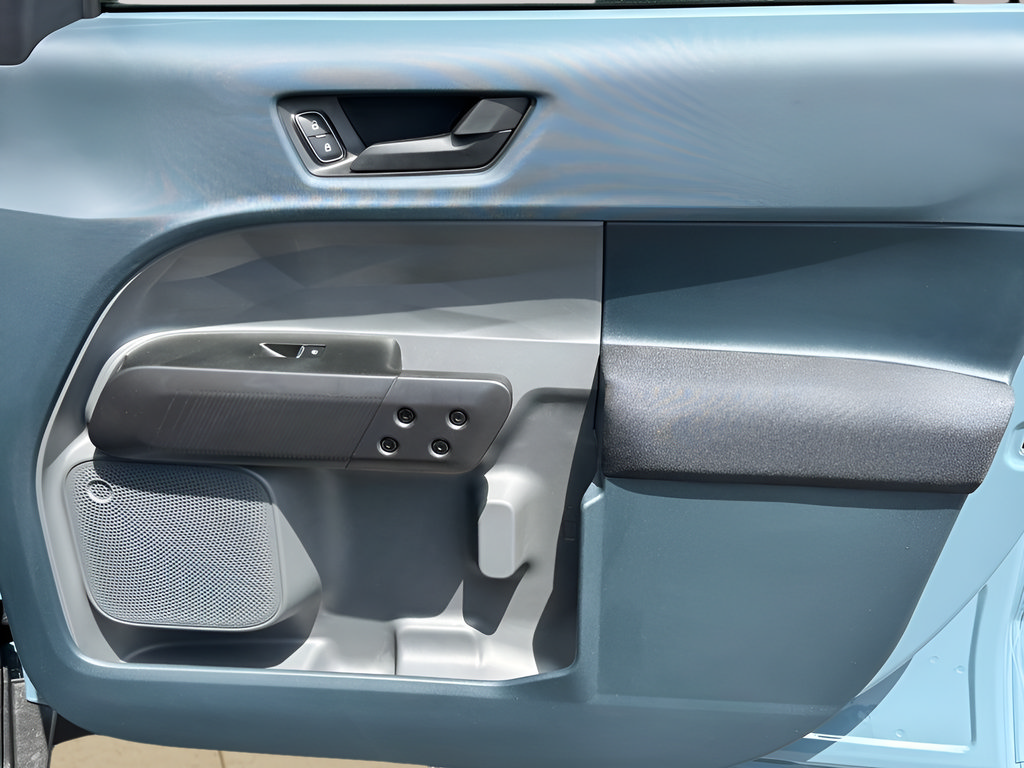 Used 2023 Ford Maverick XL FWD image 25
