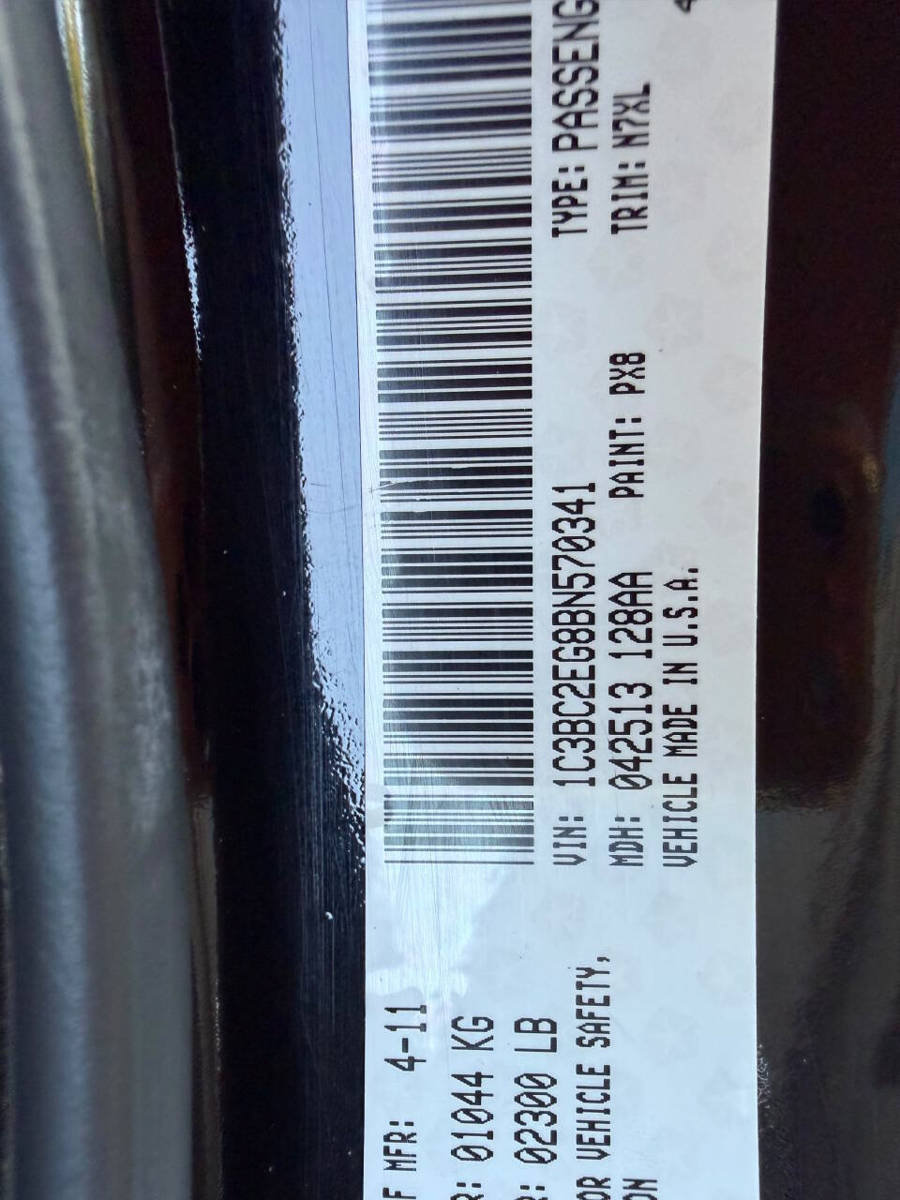Used 2011 Chrysler 200 Touring FWD image 12