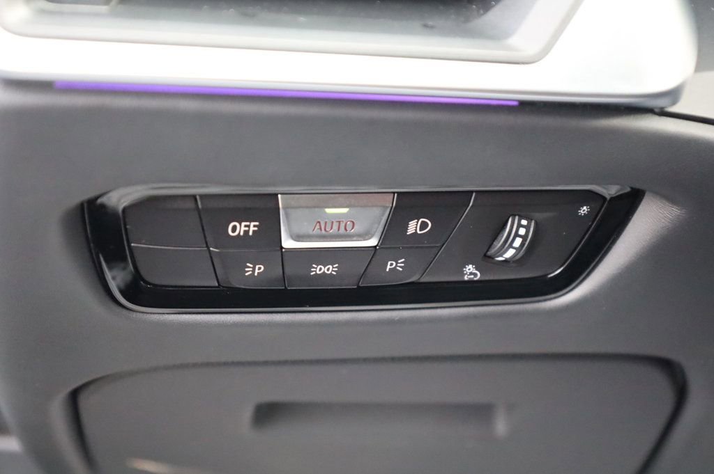 Used 2021 BMW M4 Competition w/ M Carbon Exterior Package image 28