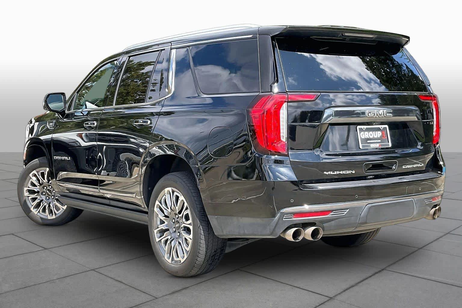 Used 2024 GMC Yukon Denali Ultimate AWD/4WD image 11
