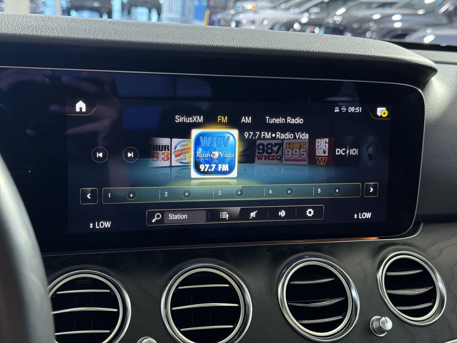 Used 2023 Mercedes-Benz E 350 4MATIC Sedan w/ Premium Package image 35