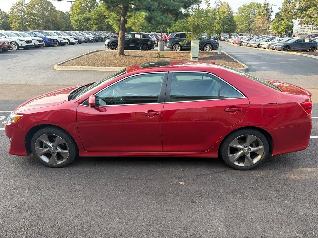 Used 2012 Toyota Camry SE FWD image 3