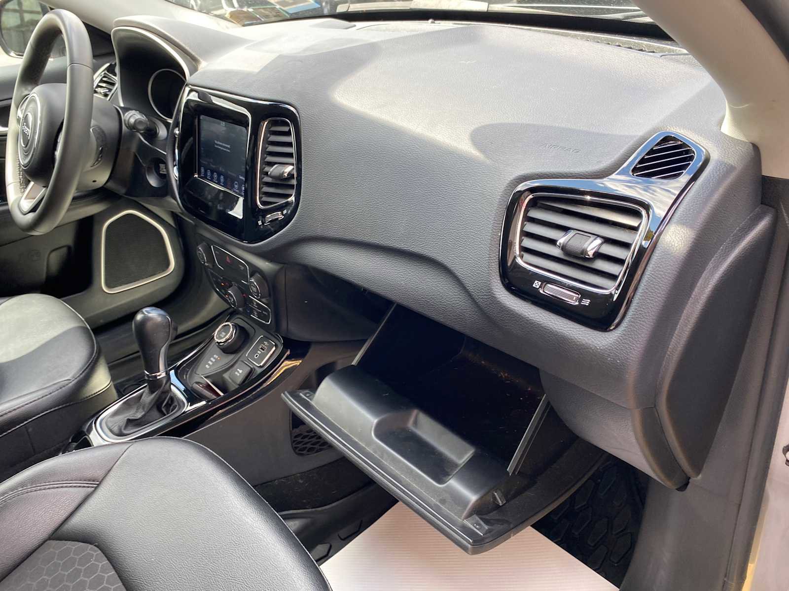 Used 2021 Jeep Compass Latitude AWD/4WD image 29