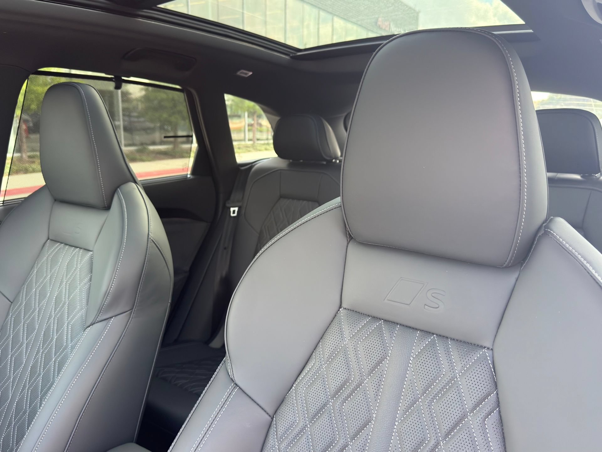 New 2026 Audi SQ5 Prestige AWD/4WD image 10