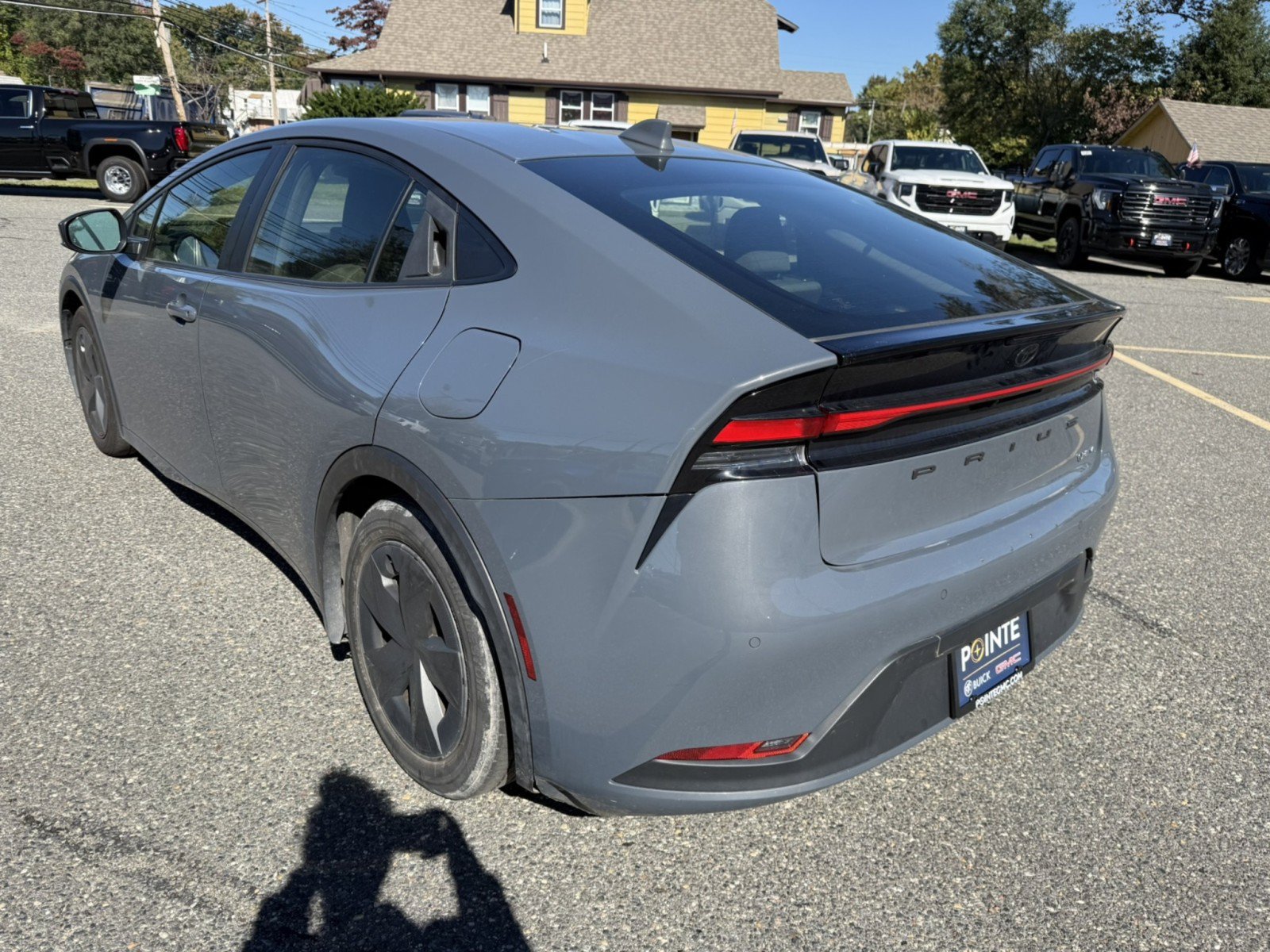 Used 2024 Toyota Prius LE FWD image 5