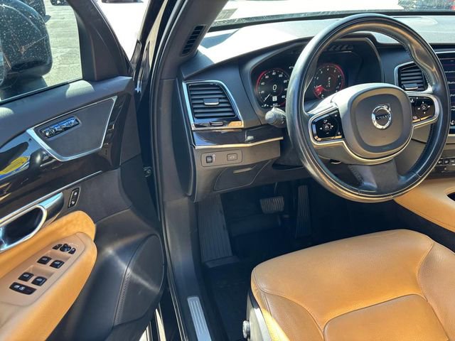 Used 2018 Volvo XC90 T6 Momentum w/ Convenience Package image 9