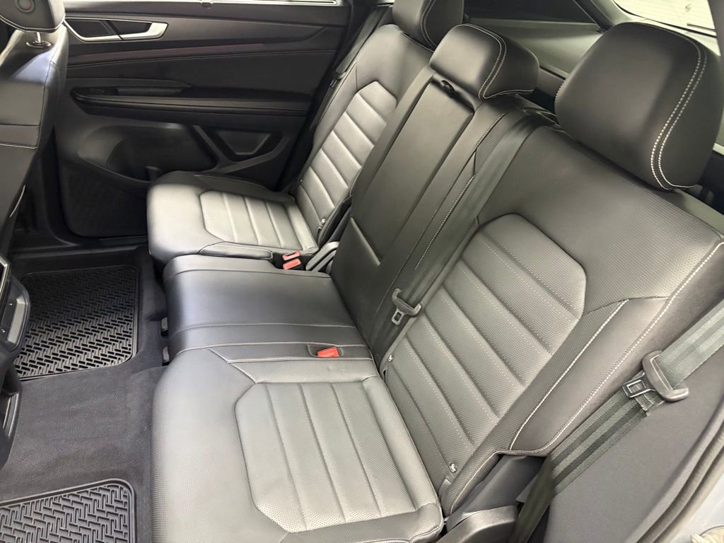 Used 2024 Volkswagen Atlas Cross Sport SEL R-Line AWD/4WD image 38