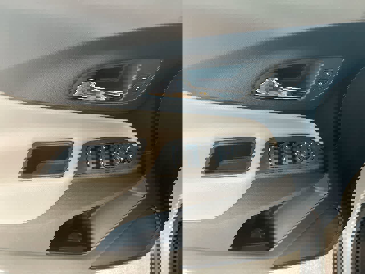 Used 2022 Chevrolet Equinox LT image 13