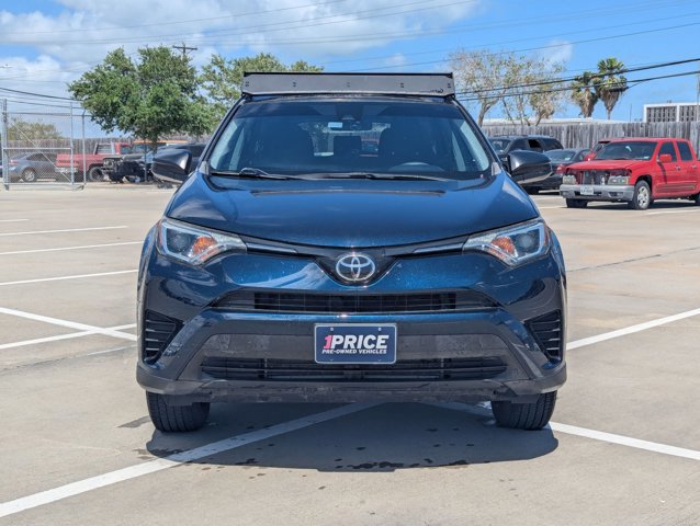 Used 2018 Toyota RAV4 LE FWD image 2