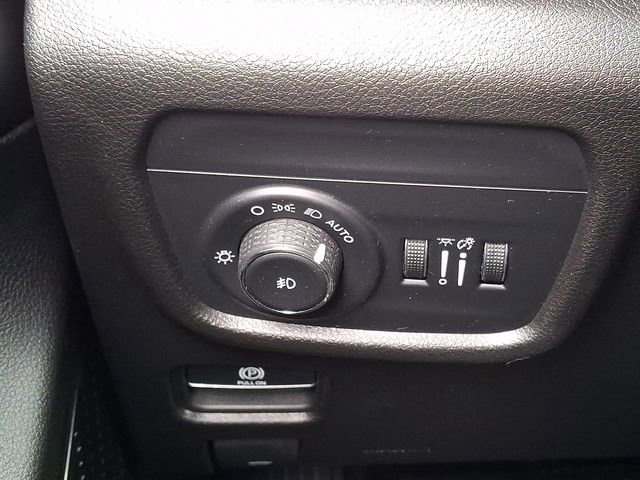 Used 2023 Jeep Grand Cherokee Limited image 23