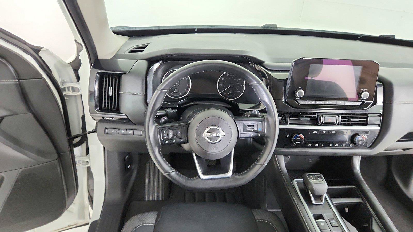 Certified 2025 Nissan Pathfinder SV FWD image 19
