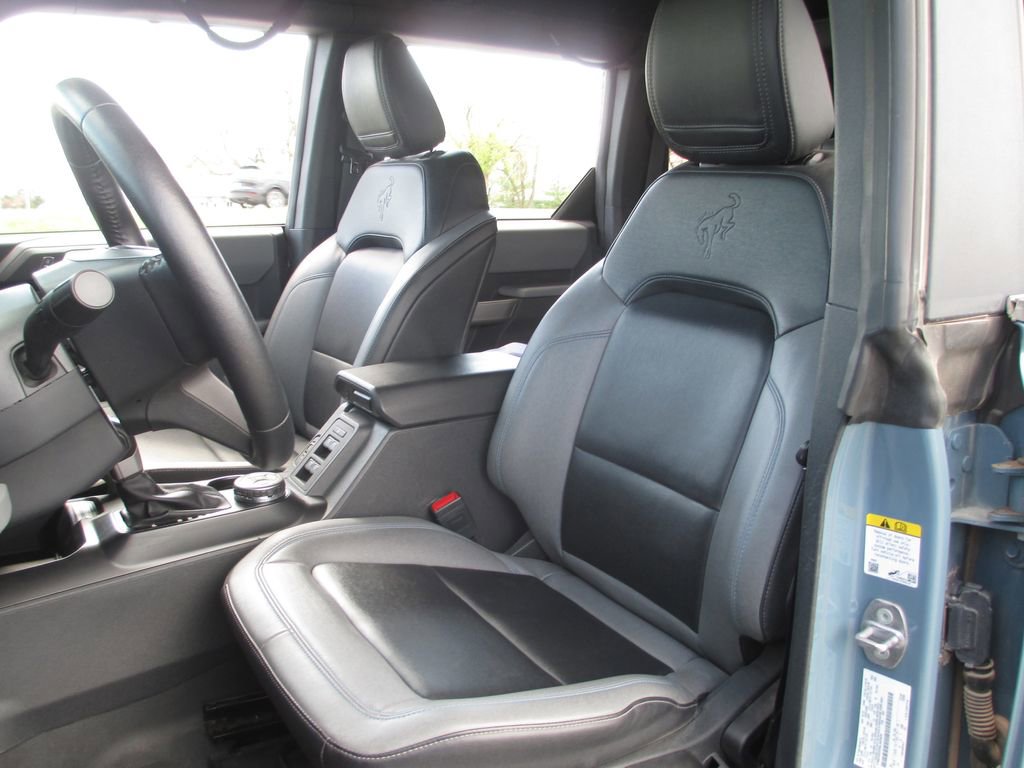 Used 2022 Ford Bronco Black Diamond w/ Sasquatch Package image 17