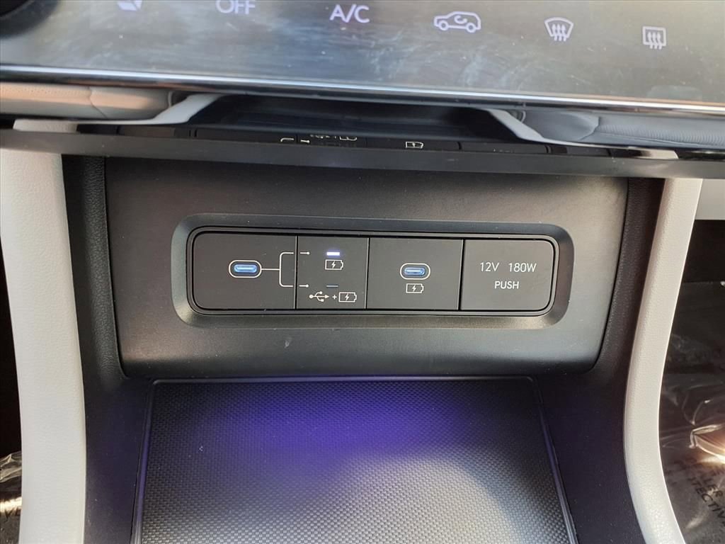 Used 2025 Hyundai Tucson Limited FWD image 26