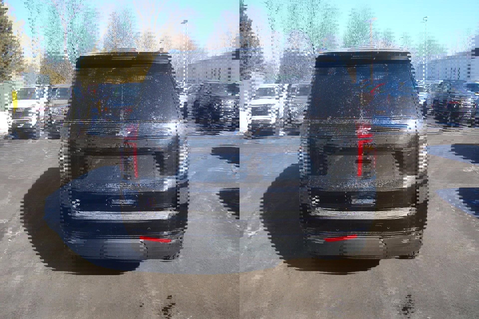 Used 2024 Chevrolet Tahoe Z71 w/ Luxury Package image 5