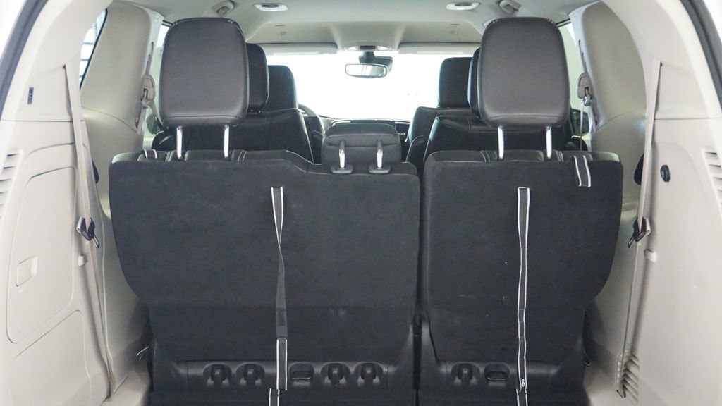 Used 2024 Chrysler Pacifica Limited FWD image 19