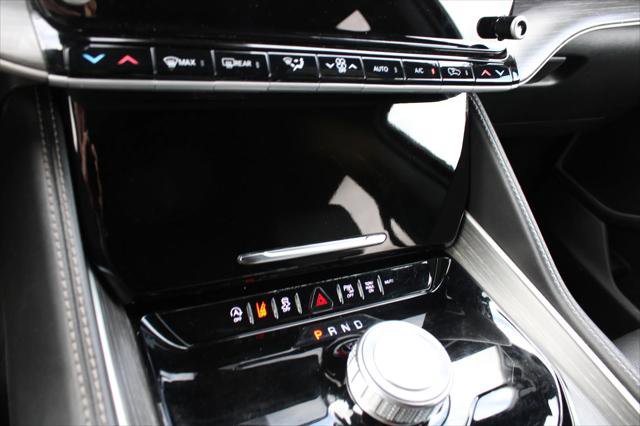 Certified 2024 Jeep Wagoneer Series II w/ Flexible Seating Group image 24