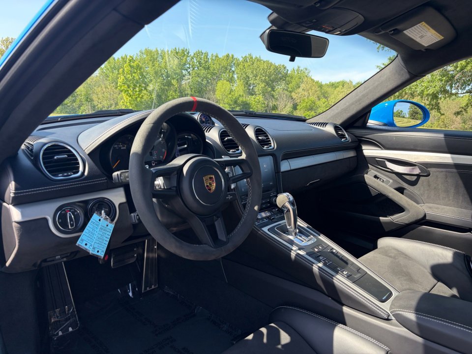 Certified 2022 Porsche 718 Cayman GT4 RWD image 4