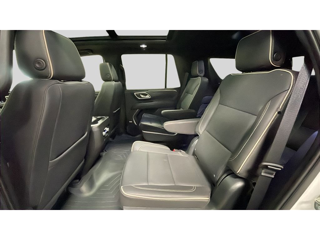 Used 2023 GMC Yukon SLT w/ SLT Luxury Package AWD/4WD image 16