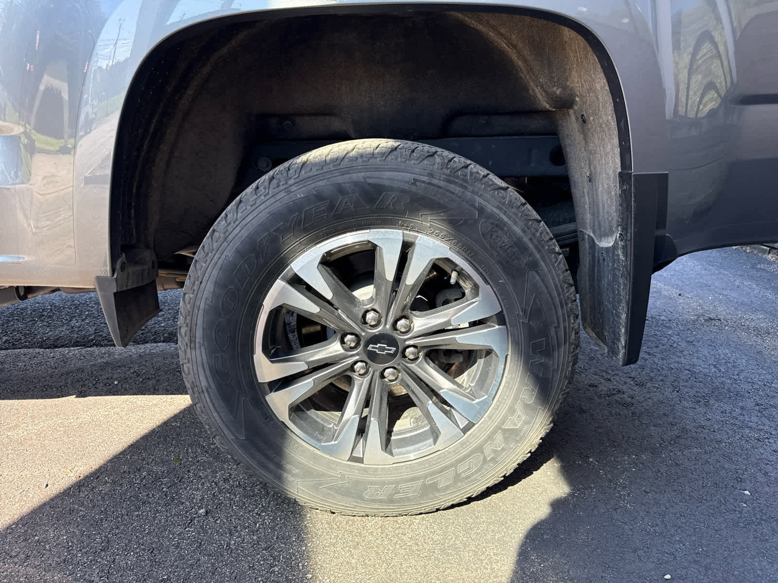 Used 2022 Chevrolet Colorado Z71 w/ LPO, Bed Guard Package image 9