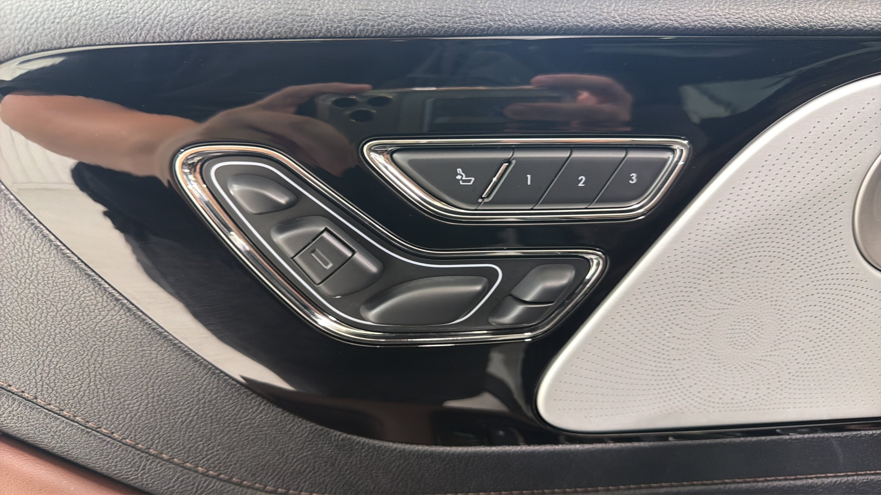 Used 2026 Lincoln Aviator Reserve AWD/4WD image 10