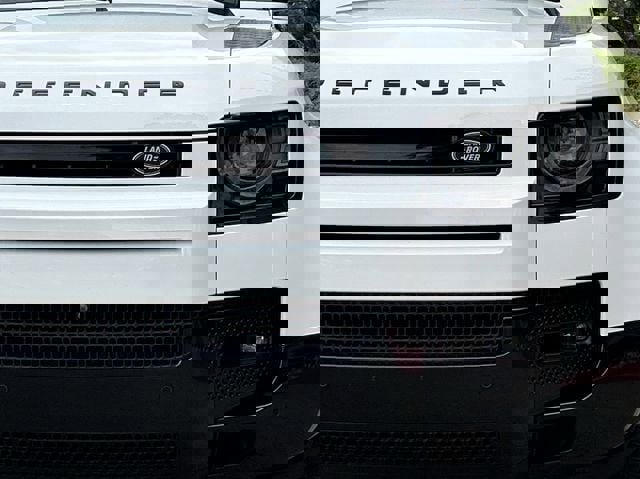 Used 2022 Land Rover Defender 110 X-Dynamic SE AWD/4WD image 10