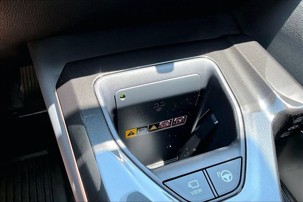 Certified 2025 Toyota Crown Platinum AWD/4WD image 17