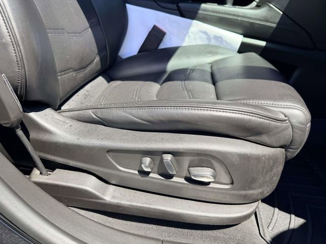 Used 2017 Cadillac XT5 Platinum AWD/4WD image 9