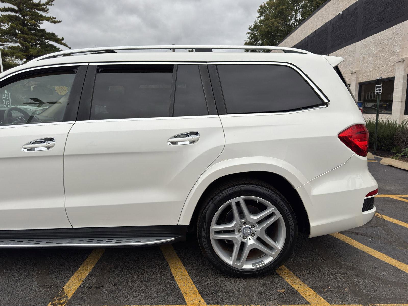 Used 2014 Mercedes-Benz GL 550 4MATIC image 16