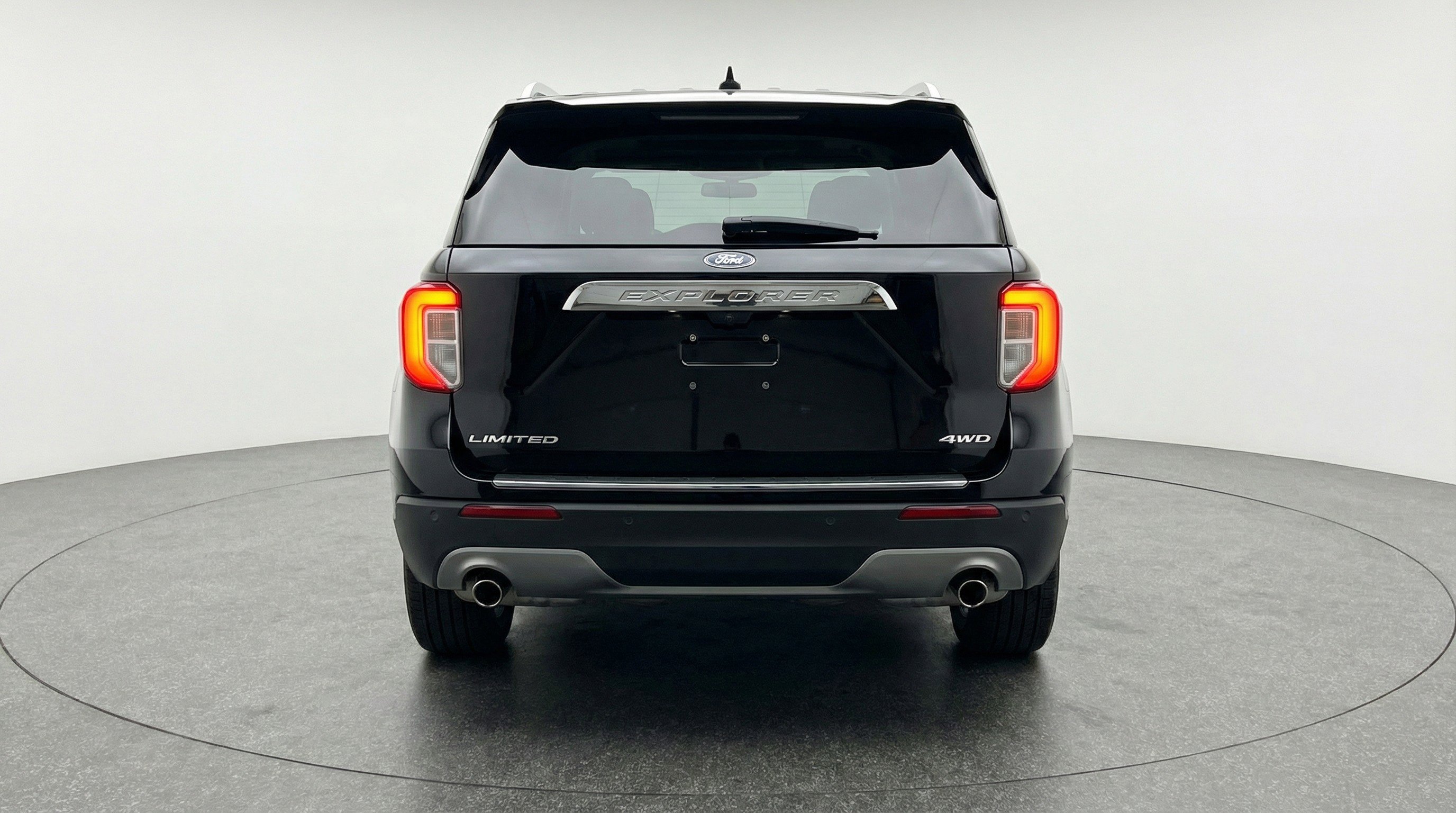 Used 2024 Ford Explorer Limited image 7