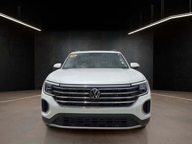 Used 2026 Volkswagen Atlas SE FWD image 2
