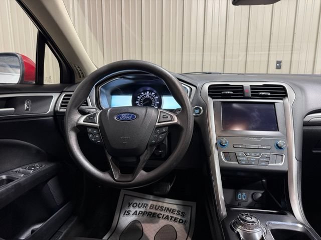 Used 2020 Ford Fusion SE FWD image 29