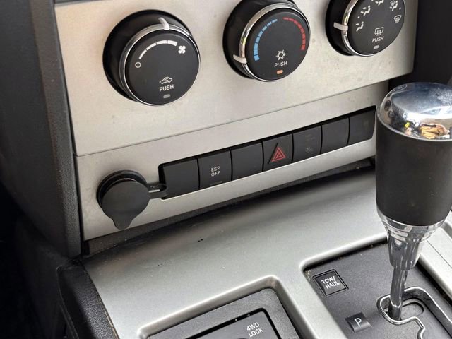Used 2008 Dodge Nitro SXT image 24