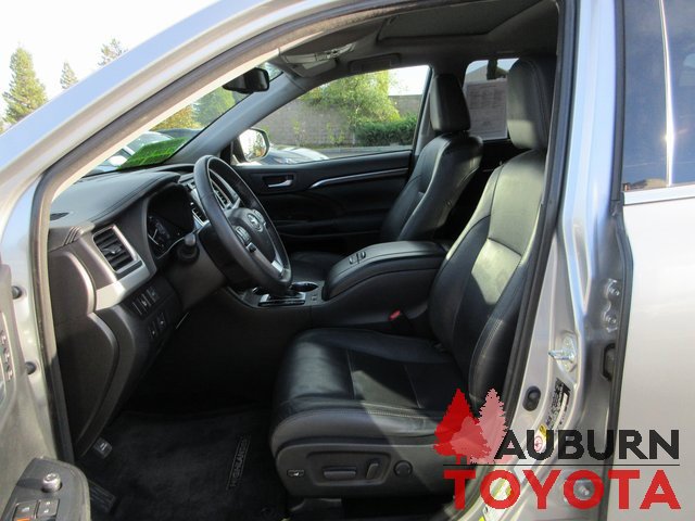 Used 2015 Toyota Highlander Limited image 15