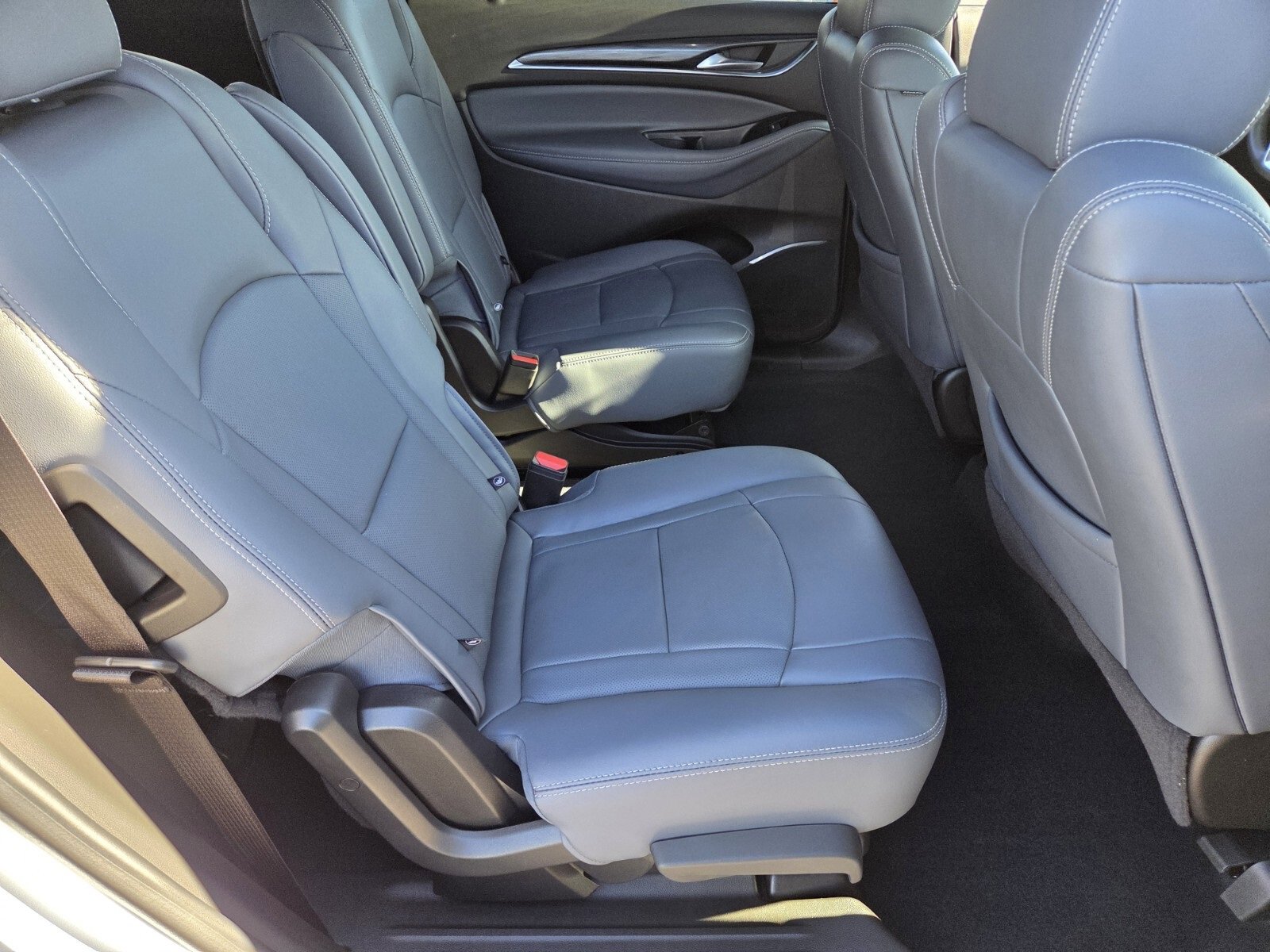 Used 2022 Buick Enclave Premium w/ Experience Buick Package image 16