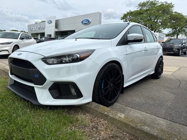 Used 2017 Ford Focus RS AWD/4WD image 2