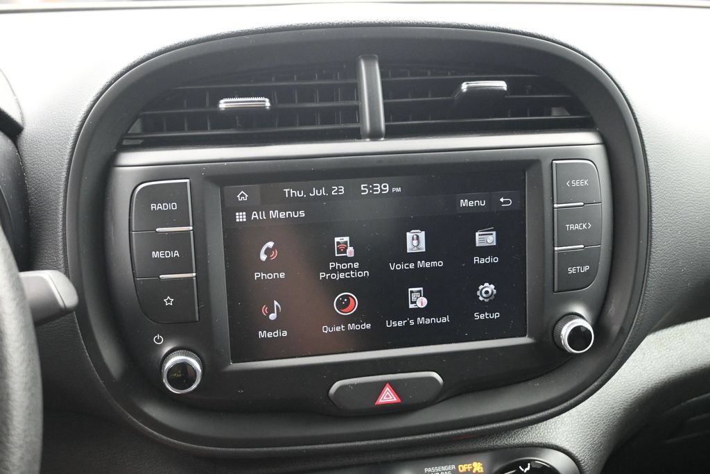 Used 2025 Kia Soul LX w/ LX Technology Package FWD image 13