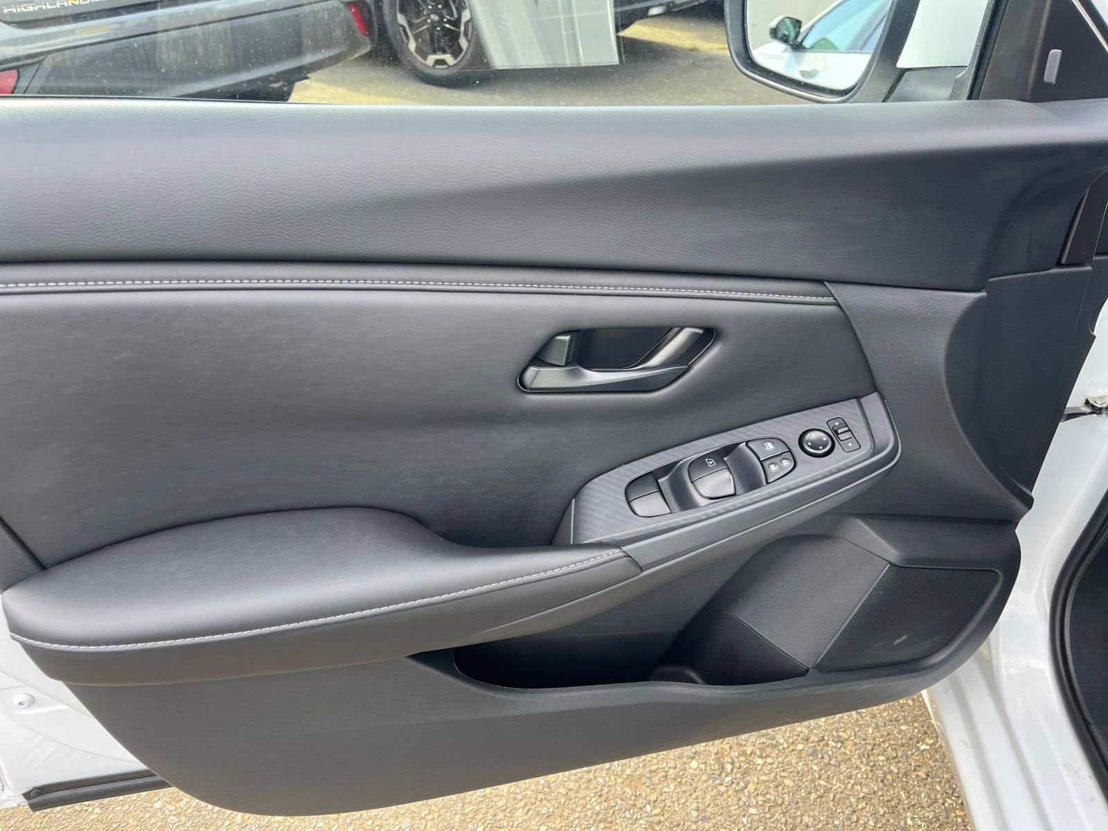 Used 2025 Nissan Sentra S FWD image 18