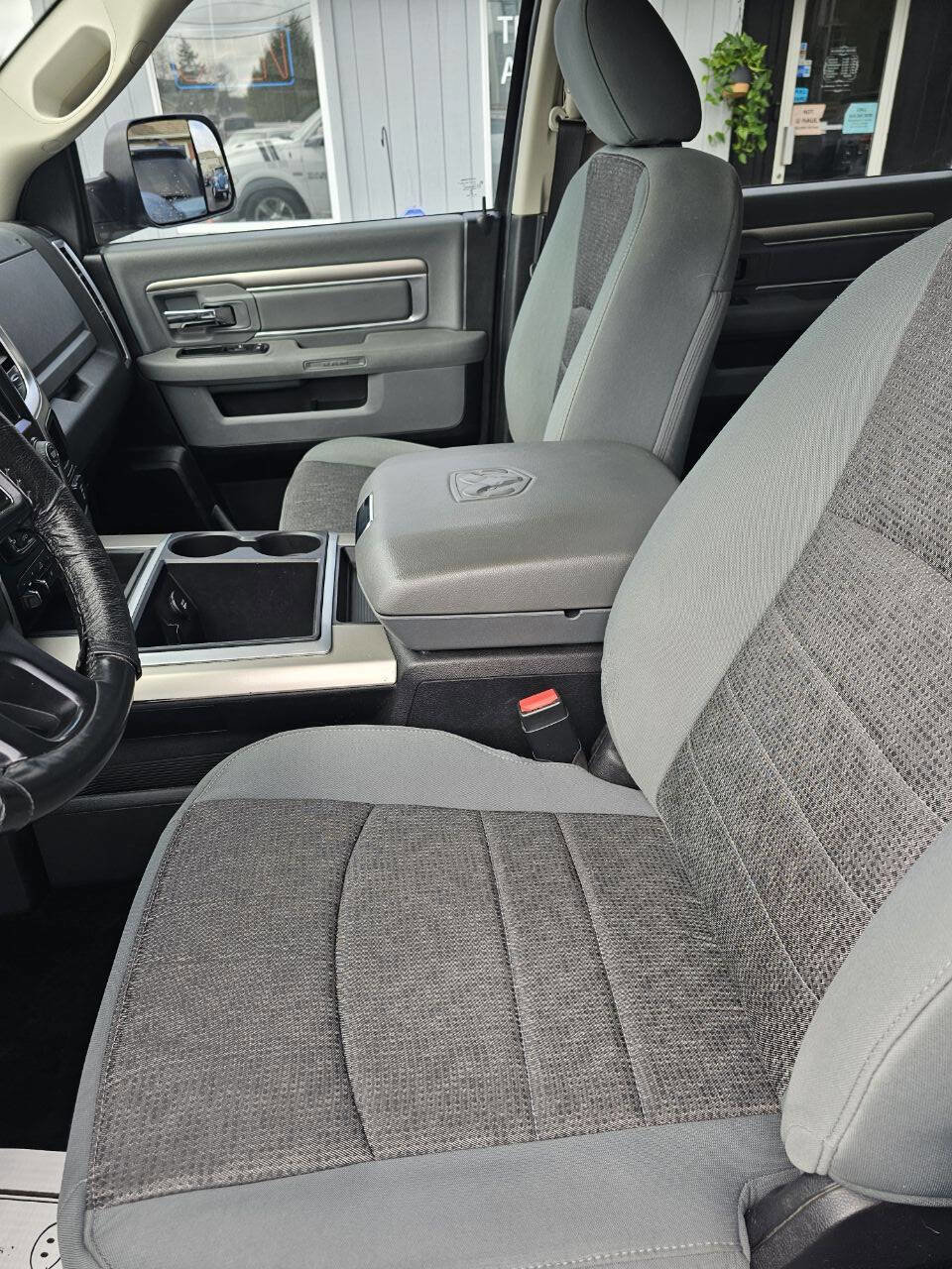 Used 2015 RAM 1500 Outdoorsman image 14